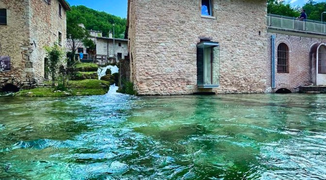 Alla scoperta di Rasiglia, la piccola venezia dell’Umbria